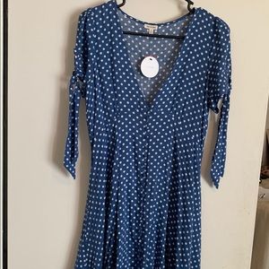 En Creme blue polka-dot dress